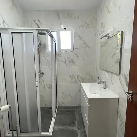 בית הארחה Sunset House ארקו דה קלחטה